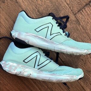 Minty Green Athletic Sneakers New Balance 7.5